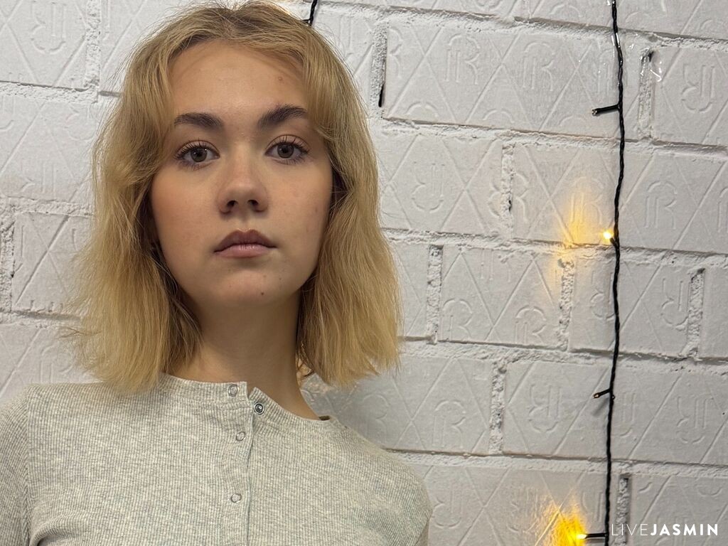 KailaPeroni LiveJasmin model profile