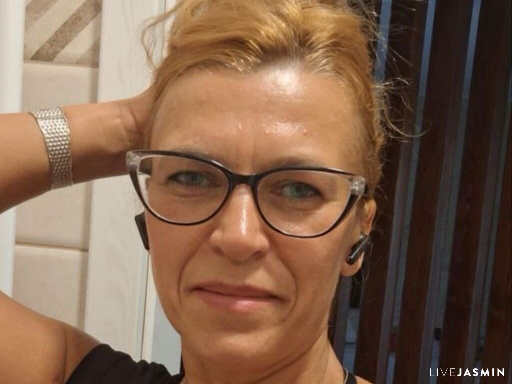 KamaDallas live cam girl profile