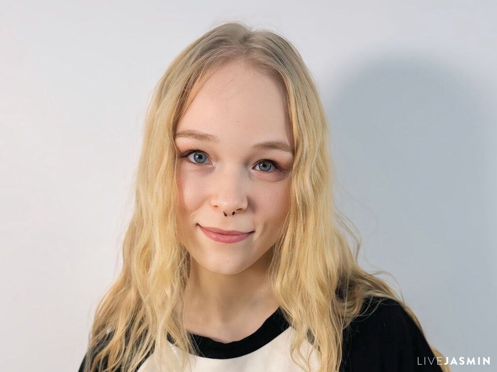 KamiMellema live cam girl profile