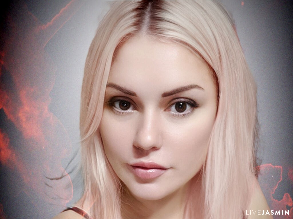 KarinaEvani LiveJasmin model profile