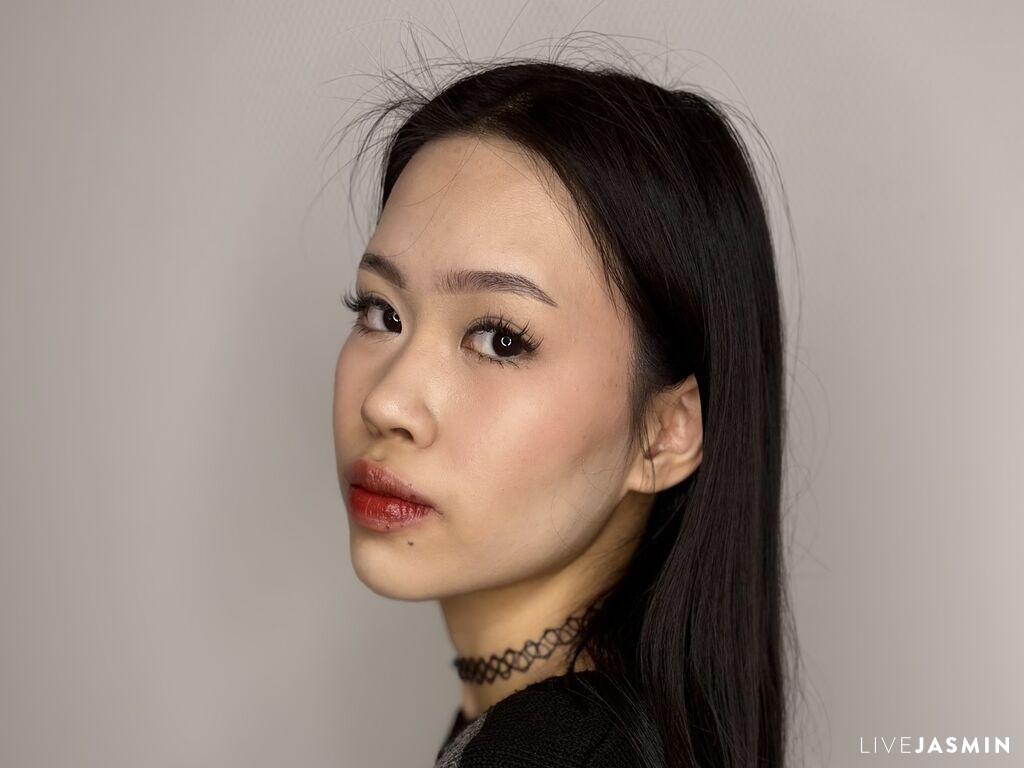 KarleneDaza LiveJasmin model profile