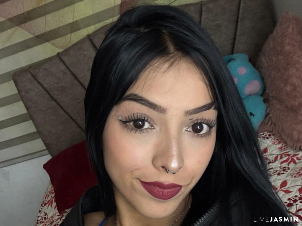 View KasyWeyn cam profile and live status
