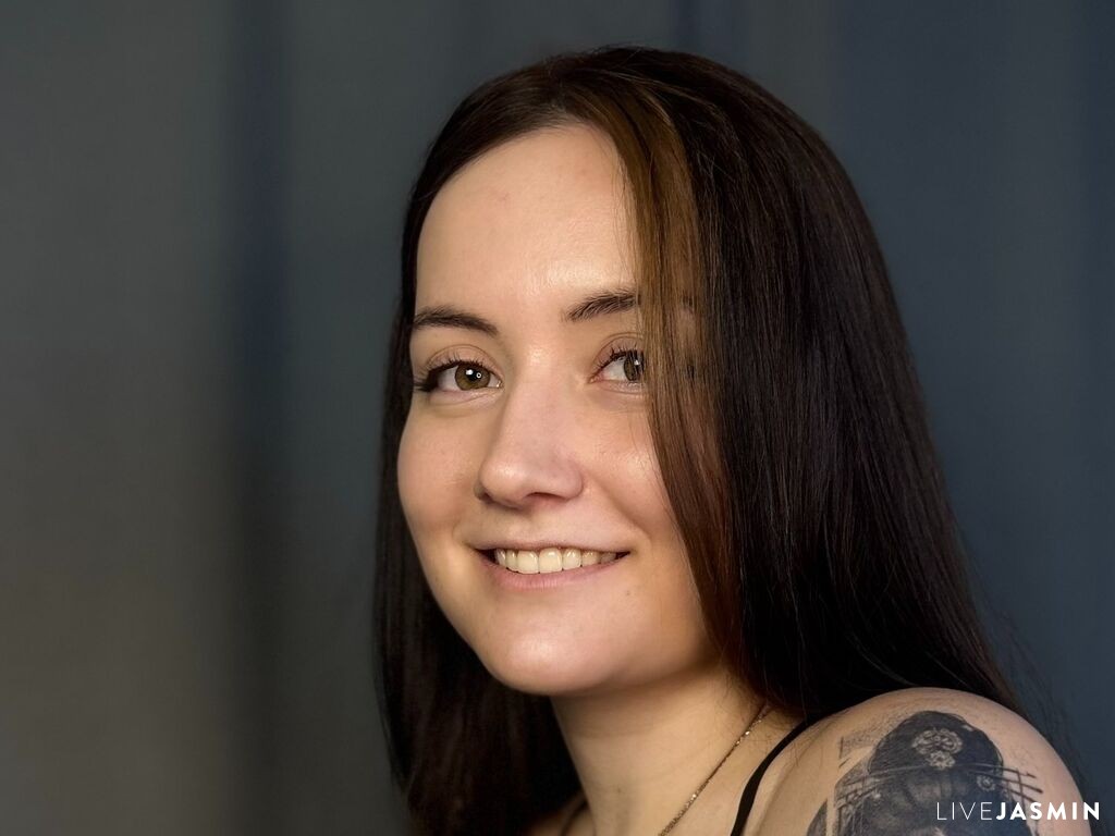 Featured LiveJasmin cam girl profile: KathrineKeppler