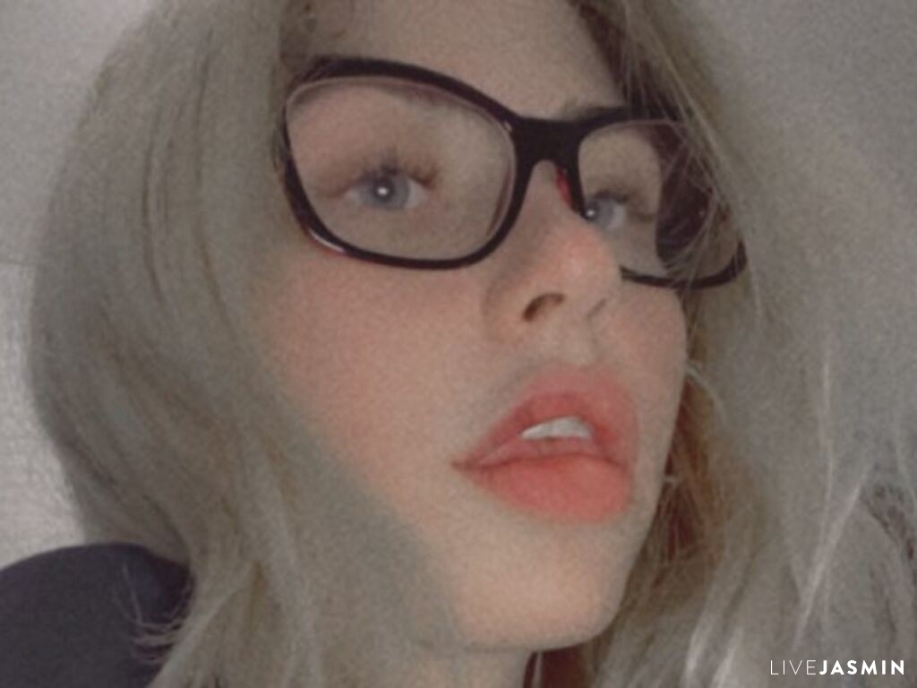 View KatlynHoppel cam profile and live status