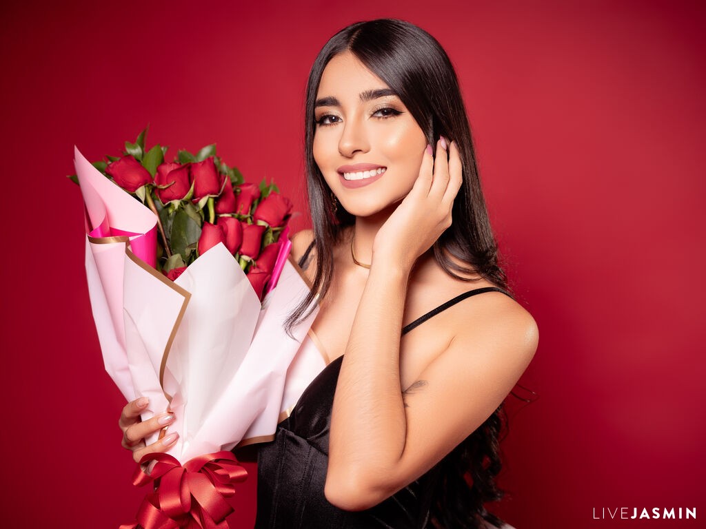 View KellyKovalenko cam profile and live status