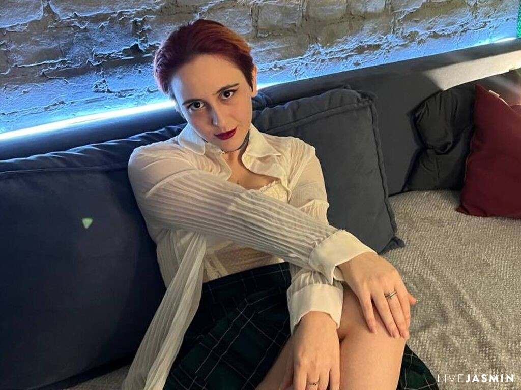 Browse KellyPeppers live chat profile