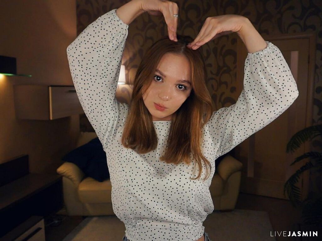 KelsiLuciani live cam girl profile