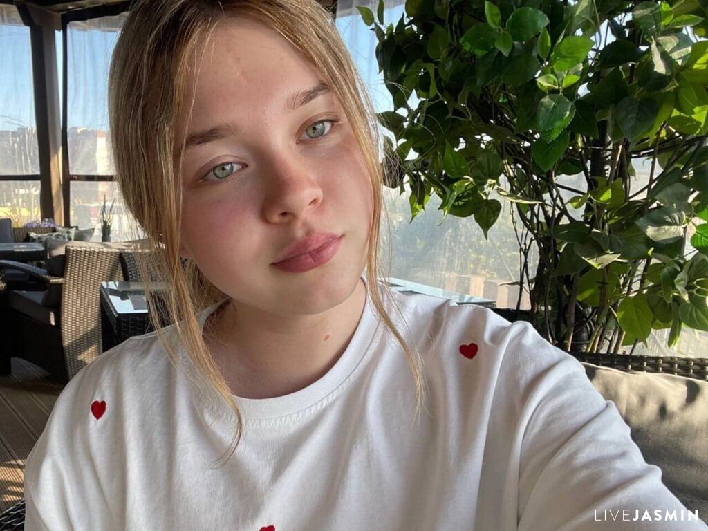 KendallHennig live cam girl profile
