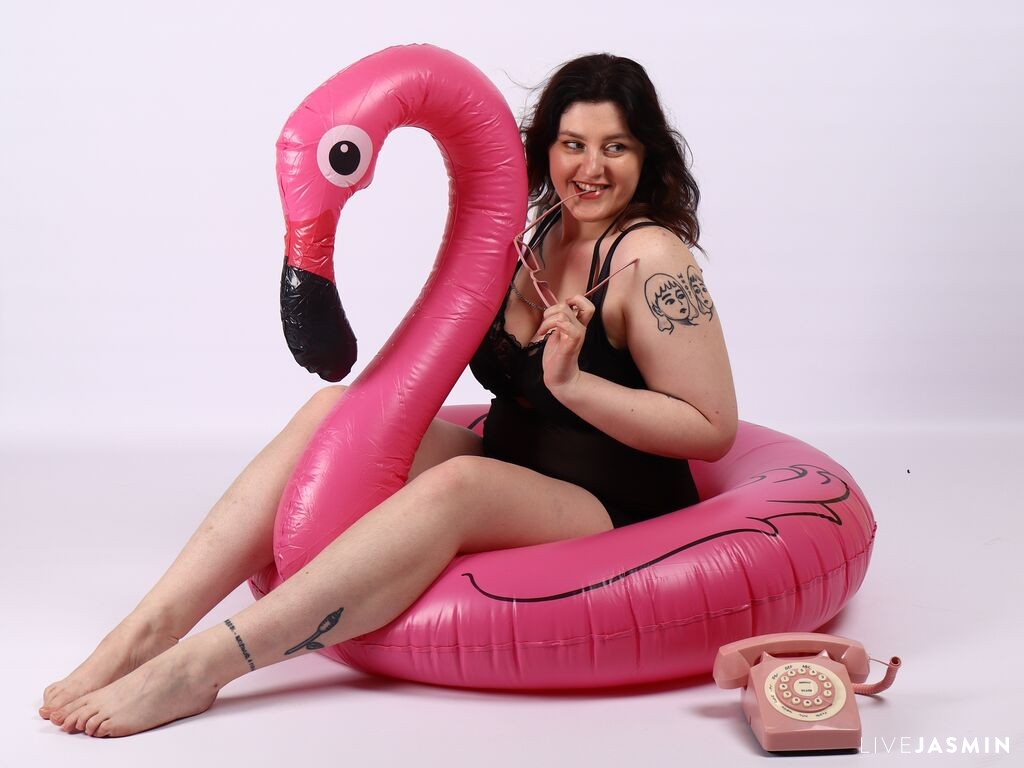 KiraKovall live cam girl profile