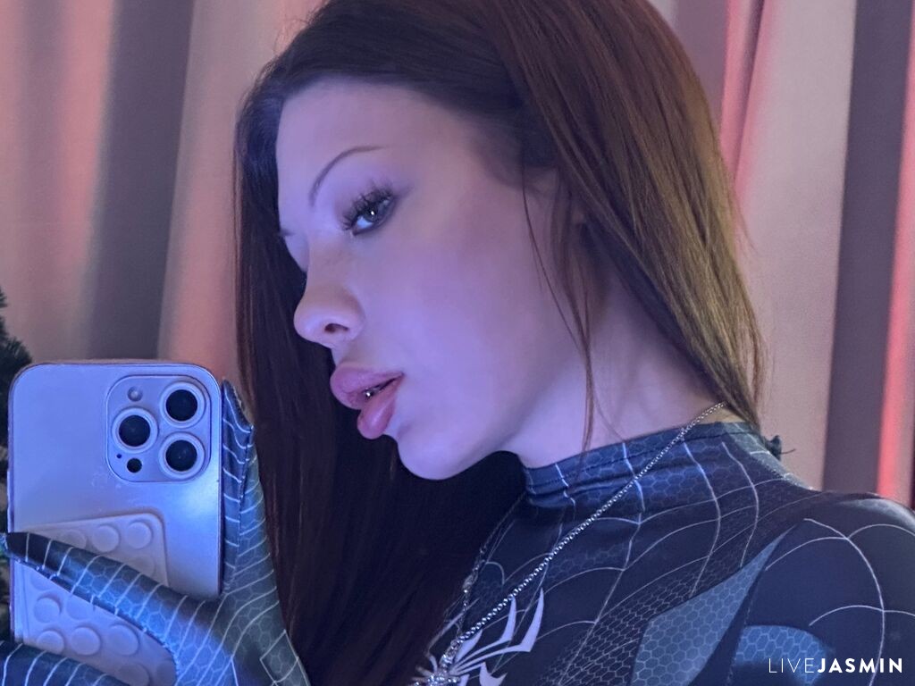 Profile photo for KiraVelvet