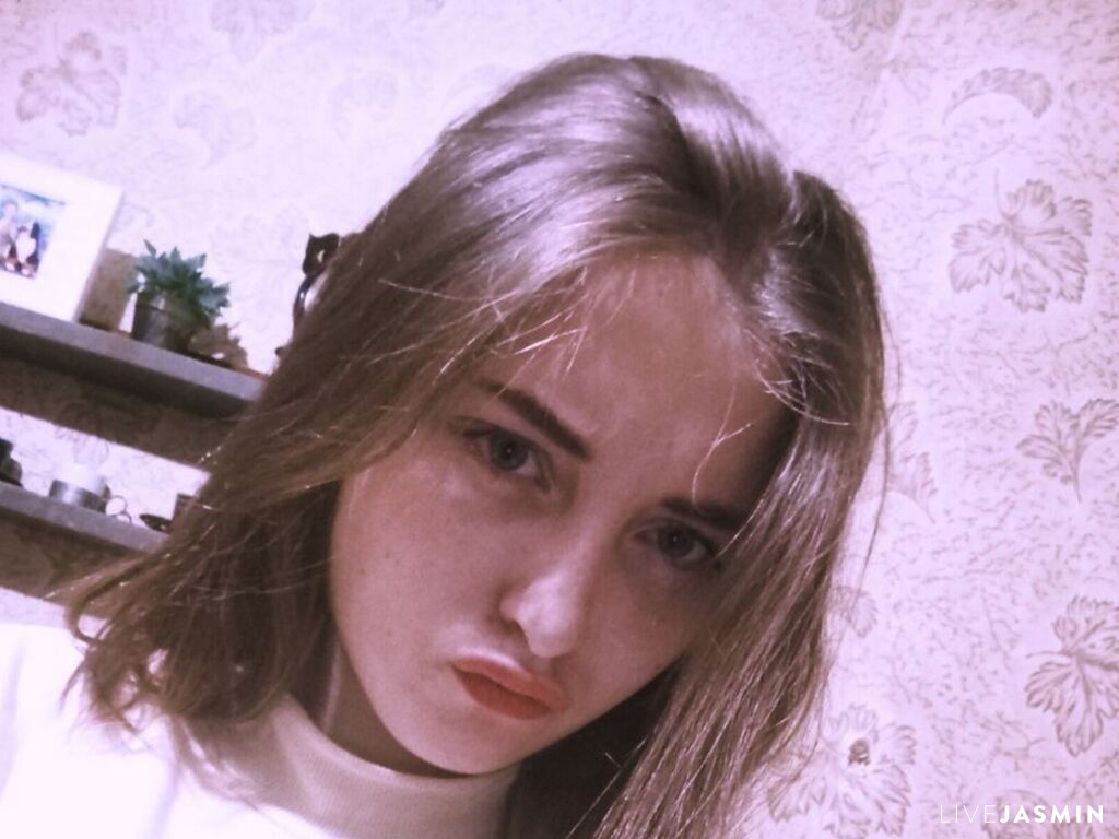 KittyMcCorry live cam girl profile