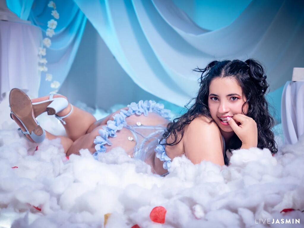KristinChang LiveJasmin model profile