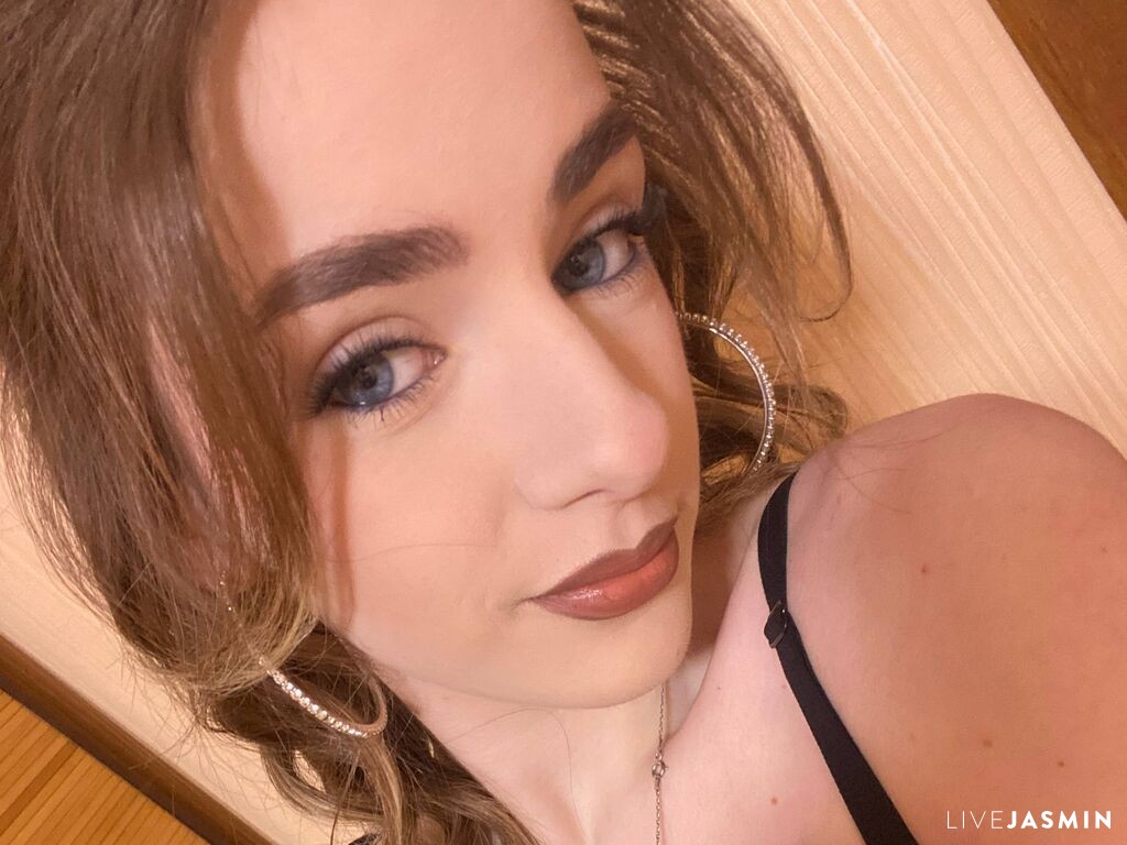 LadonnaDubin live cam girl profile