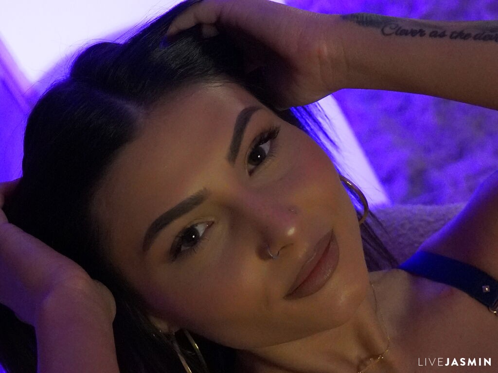 Browse LanaCampbell live chat profile