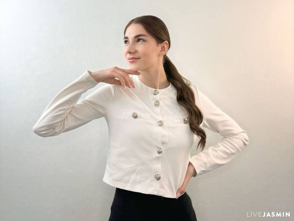 Featured LiveJasmin cam girl profile: LanelleCannon