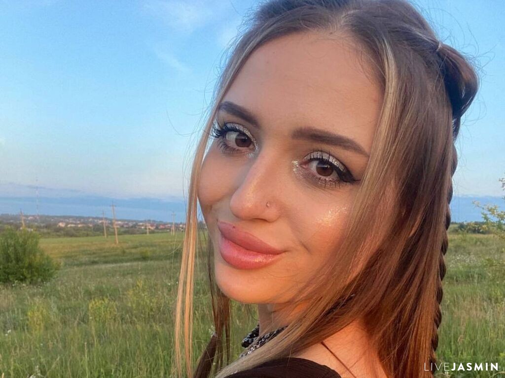 LarhondaPreyor LiveJasmin model profile