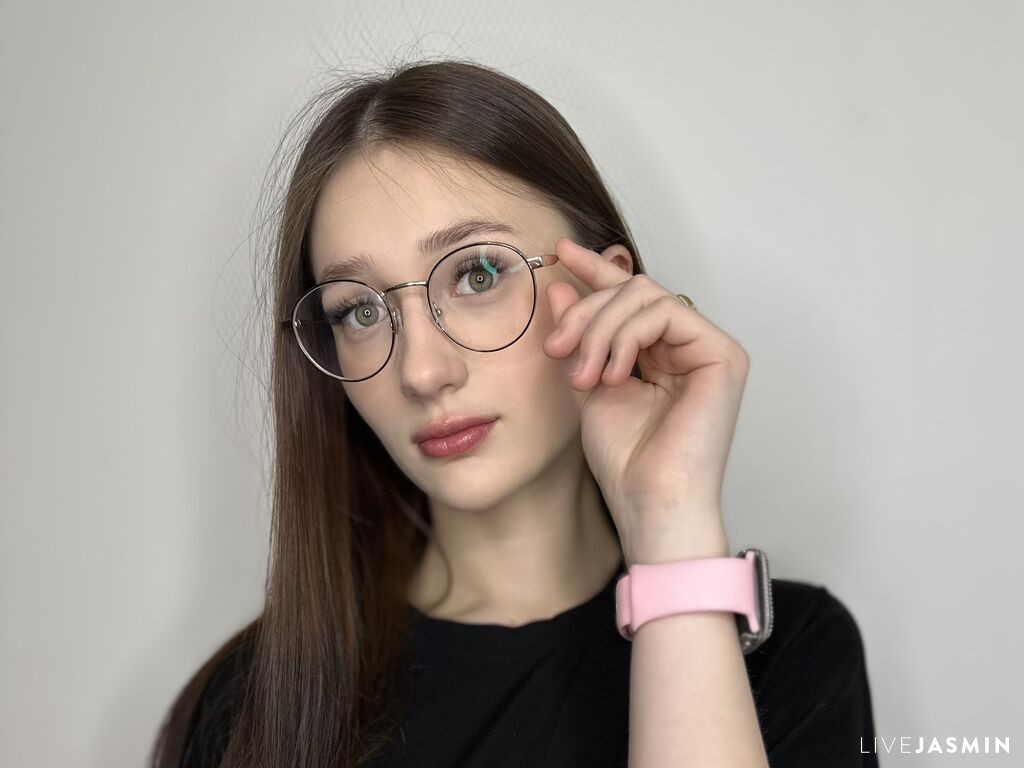 View LatriciaSuet cam profile and live status