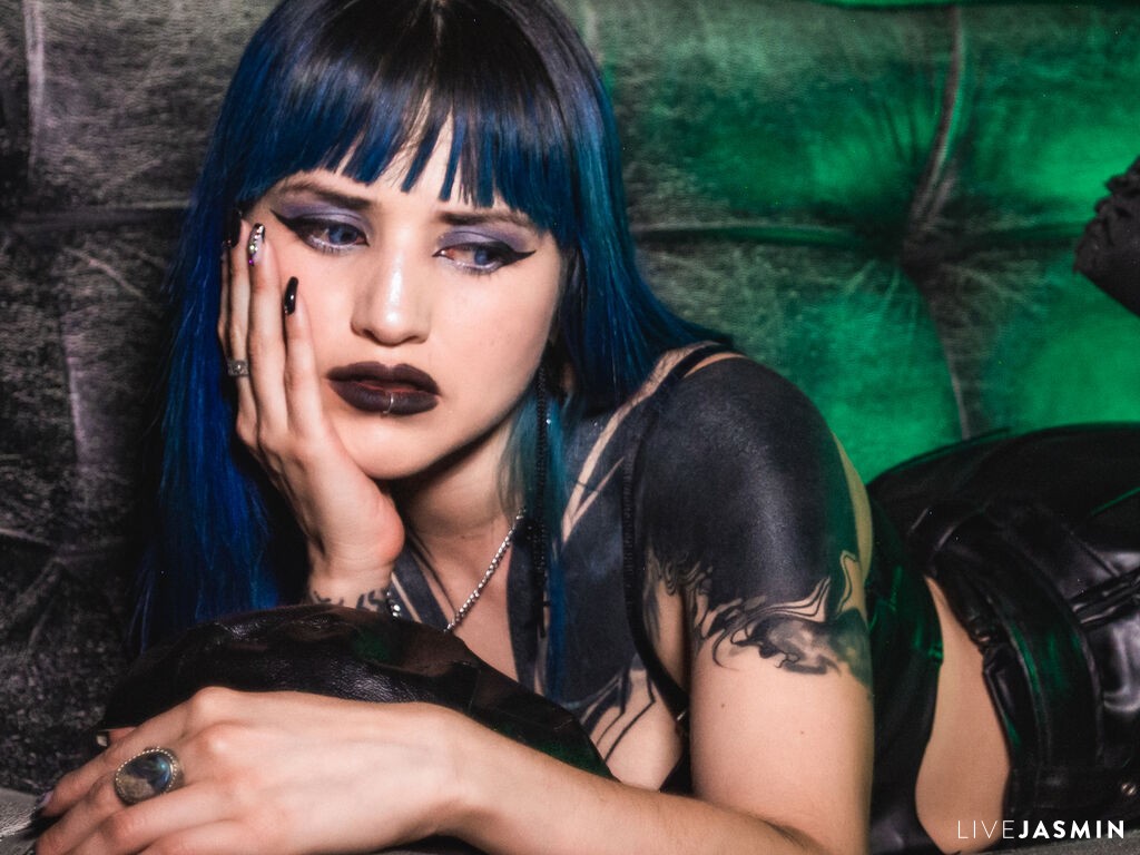 Browse LaurentMcGuire live chat profile