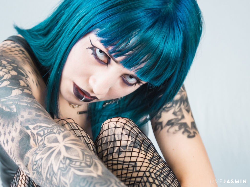 Featured LiveJasmin cam girl profile: LaurentMedina