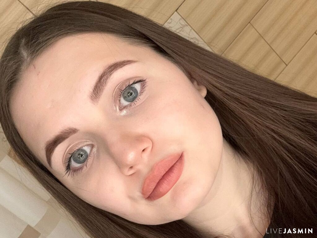 Browse LauriMaynor live chat profile