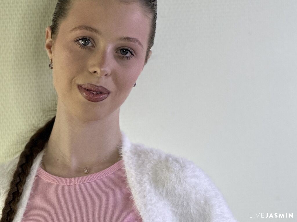 Browse LaurieCanchola live chat profile