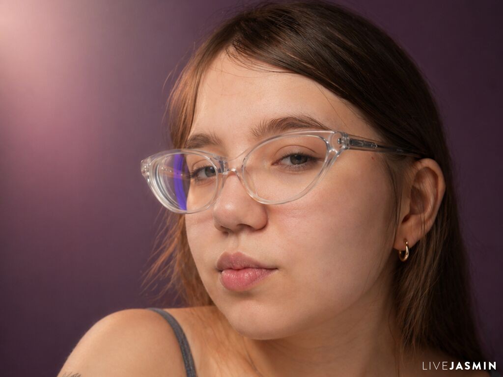 Featured LiveJasmin cam girl profile: LaviniaSele