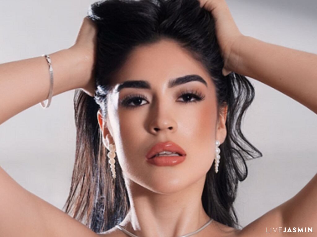 Live cam model LawrenHills