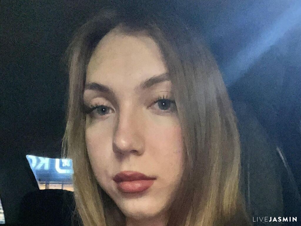 LeannHonnerlaw online live cam profile