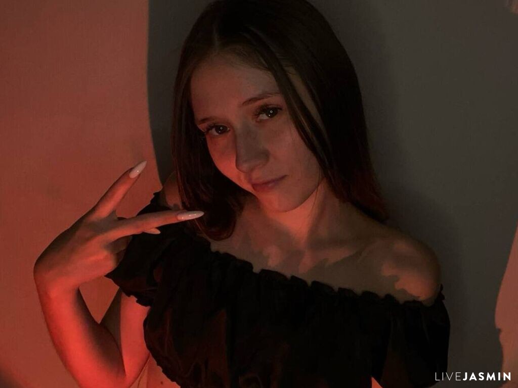 View LeighBertuzzi cam profile and live status