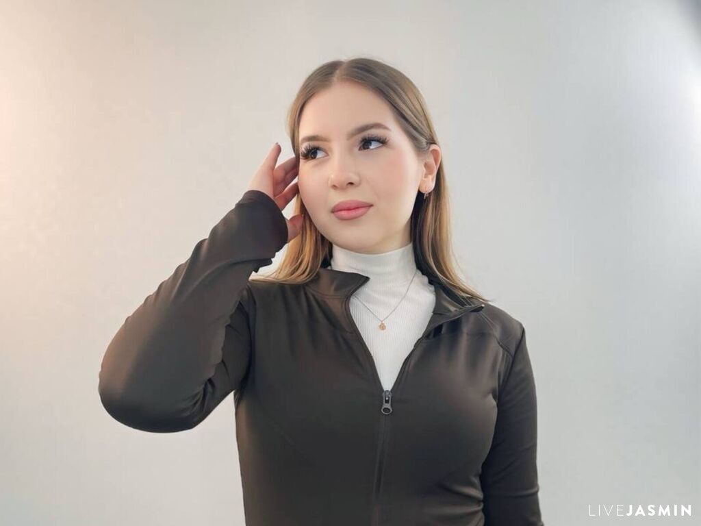 Browse LeonaDrane live chat profile
