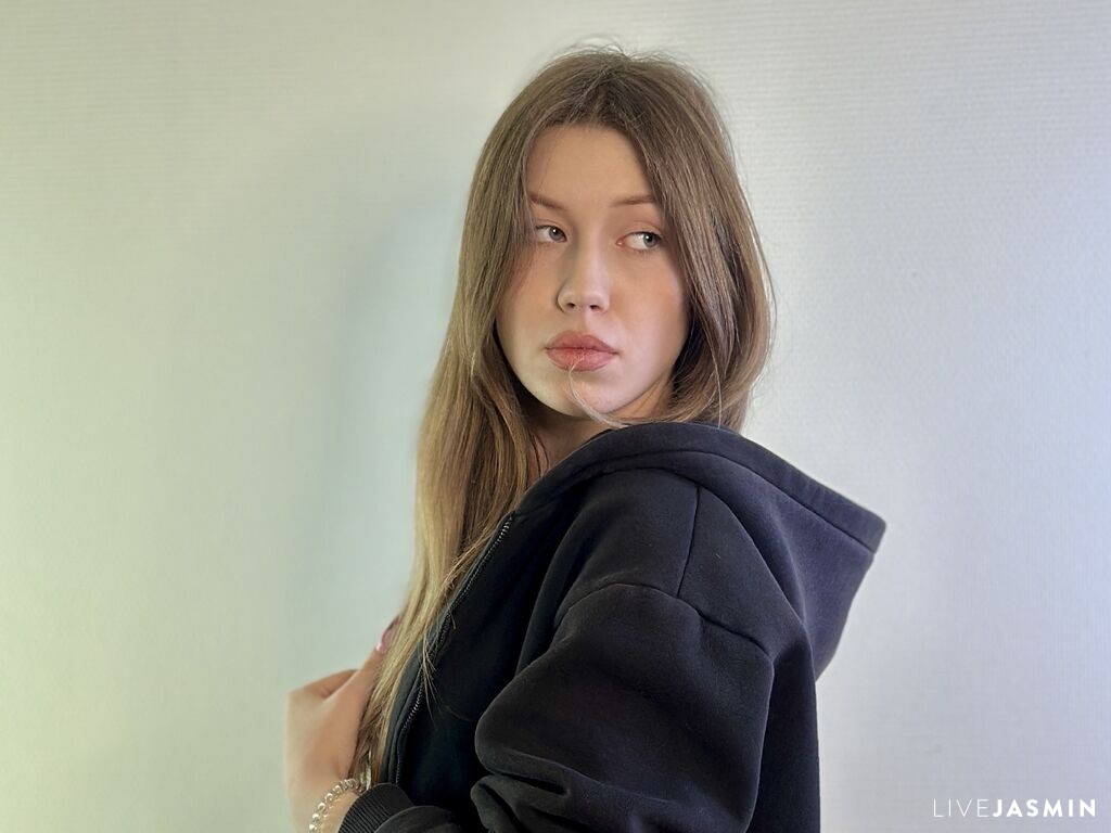 LeonilaKesling live cam girl profile