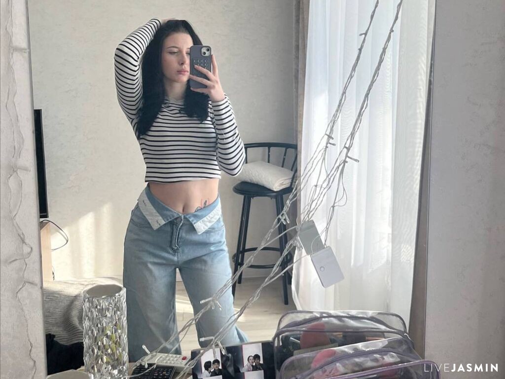 View LeoriCorde cam profile and live status