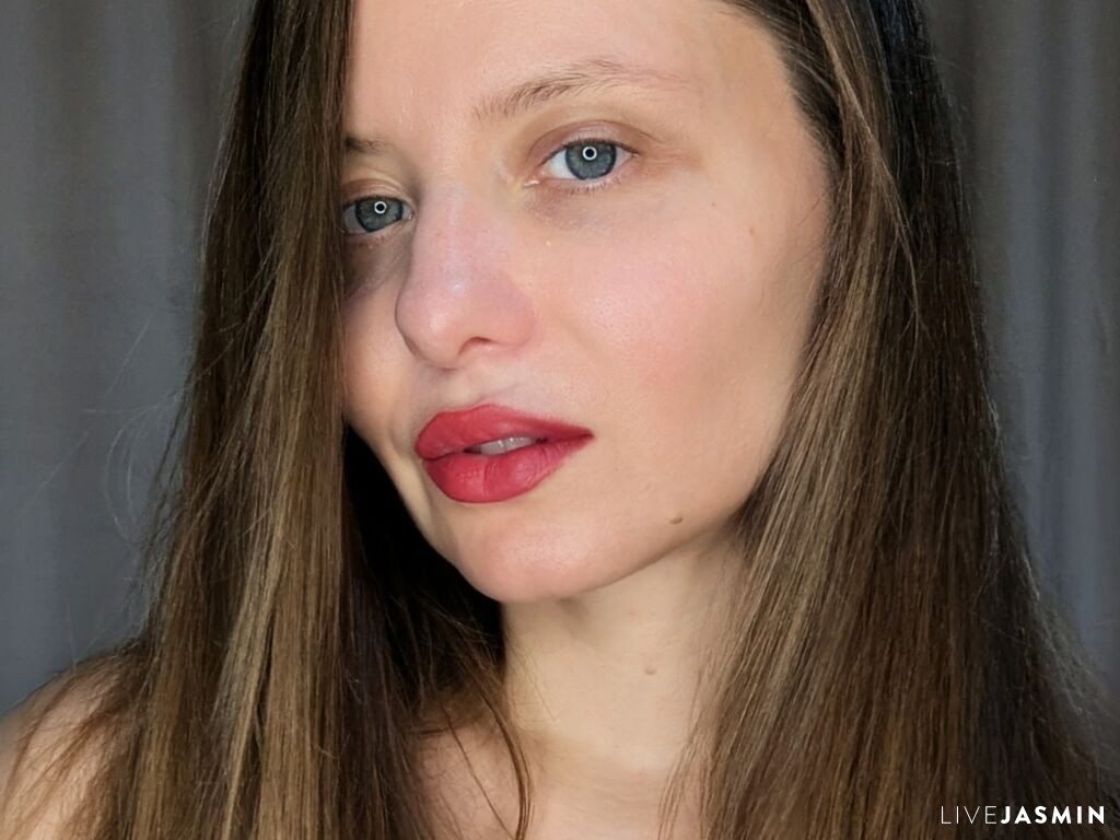 Featured LiveJasmin cam girl profile: LiaNeoka