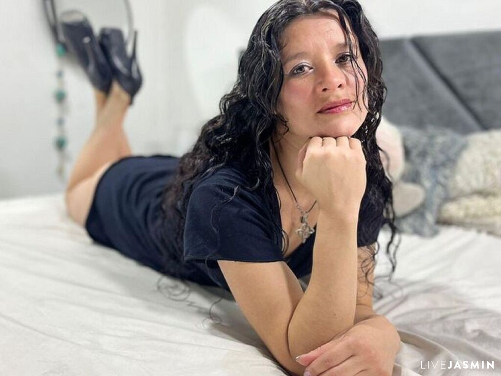 LiaRams live cam girl profile