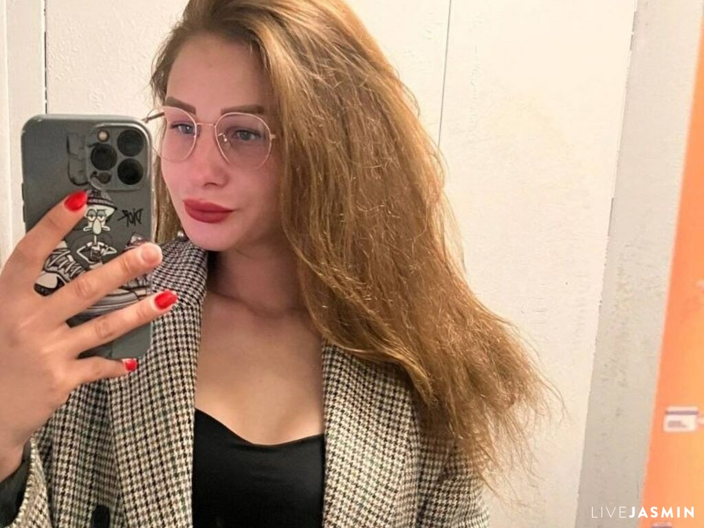Live cam model LillieMann