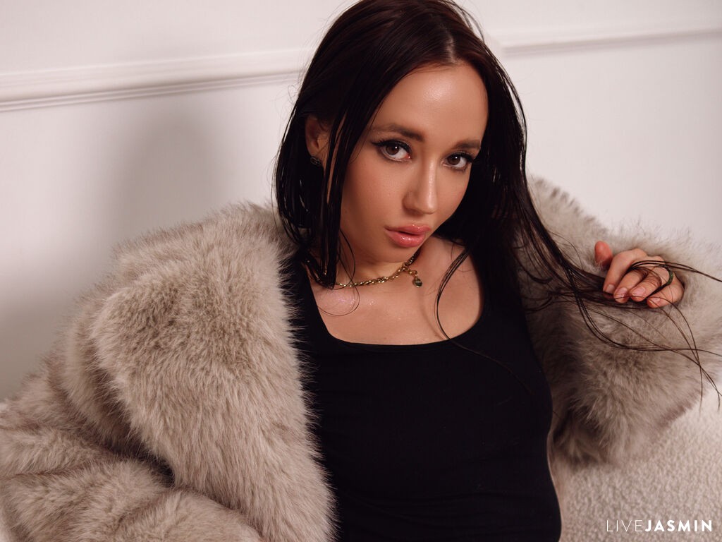 Live cam model LilyAspen