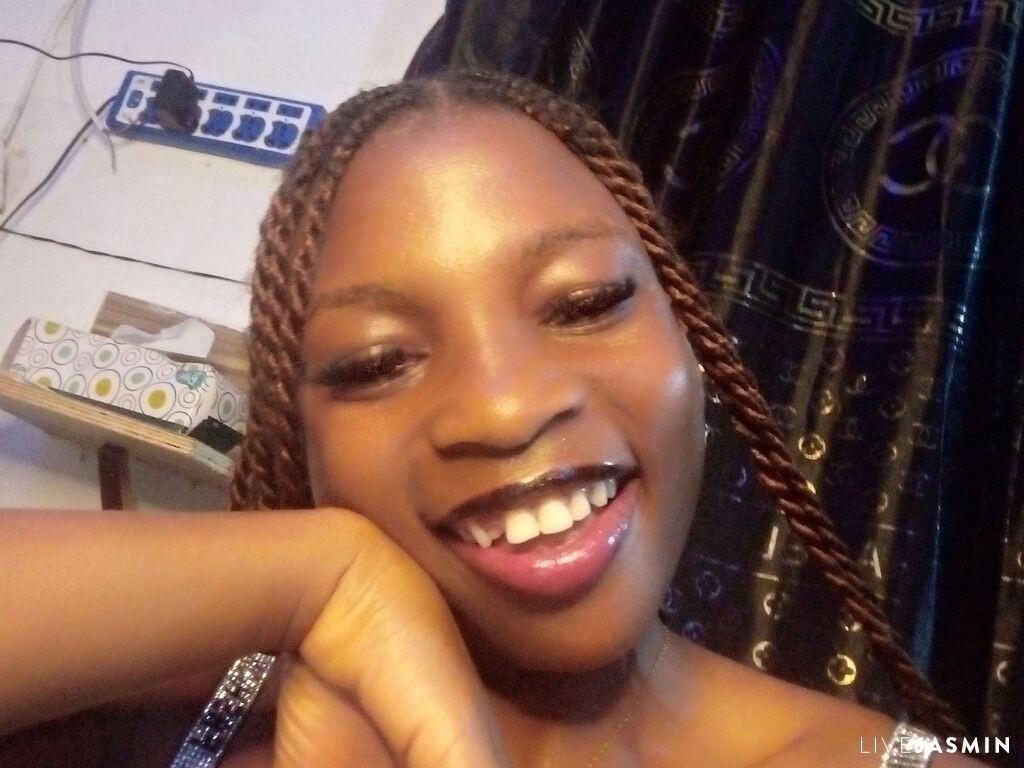 View LilyStorn cam profile and live status