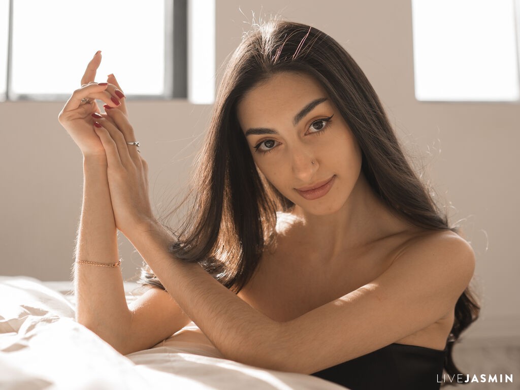 Browse LinaRobbin live chat profile