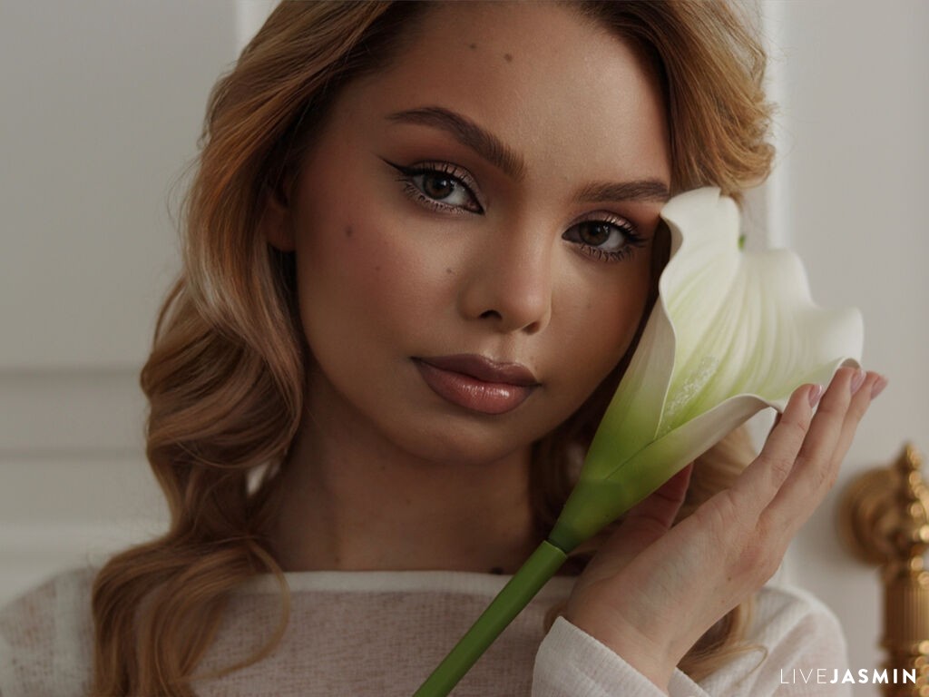 LinaWynn LiveJasmin model profile