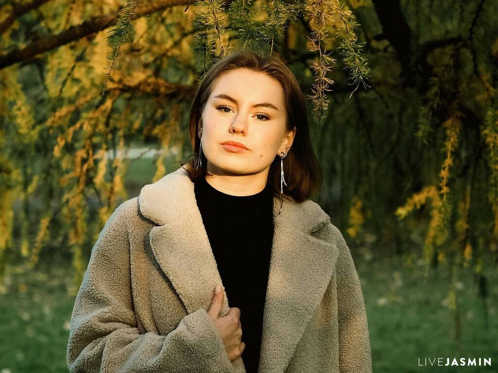 LinnDegnan LiveJasmin model profile