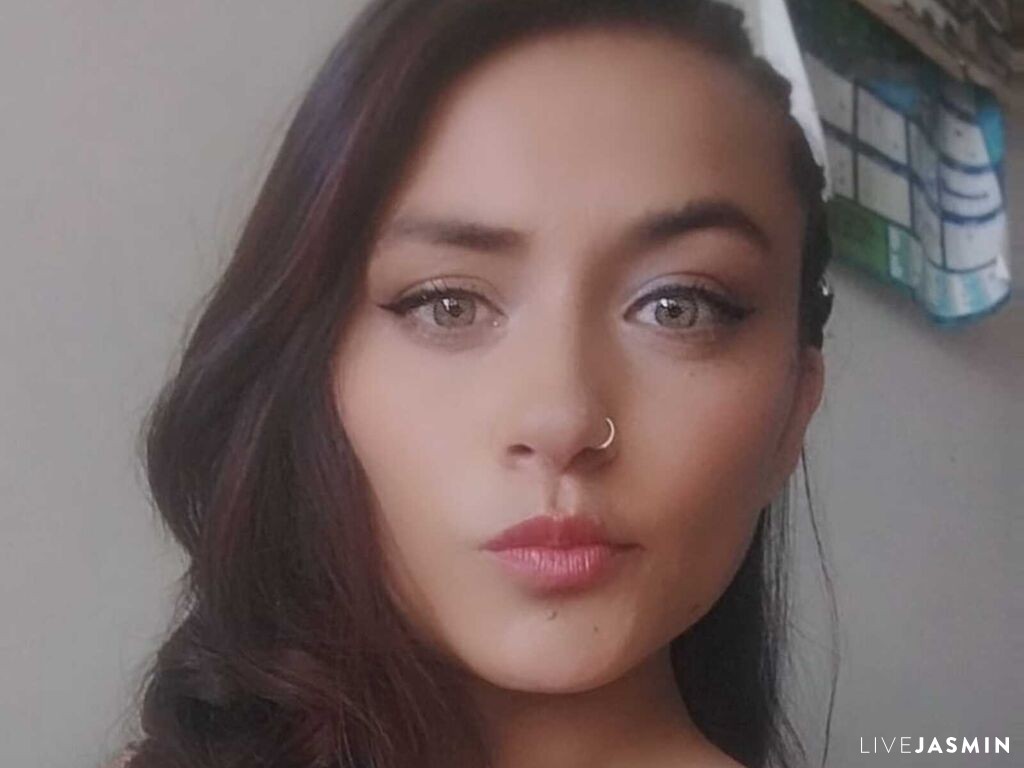 LizMont LiveJasmin model profile