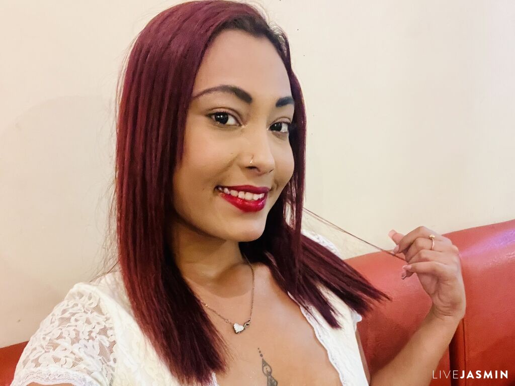 LizethDavies LiveJasmin model profile
