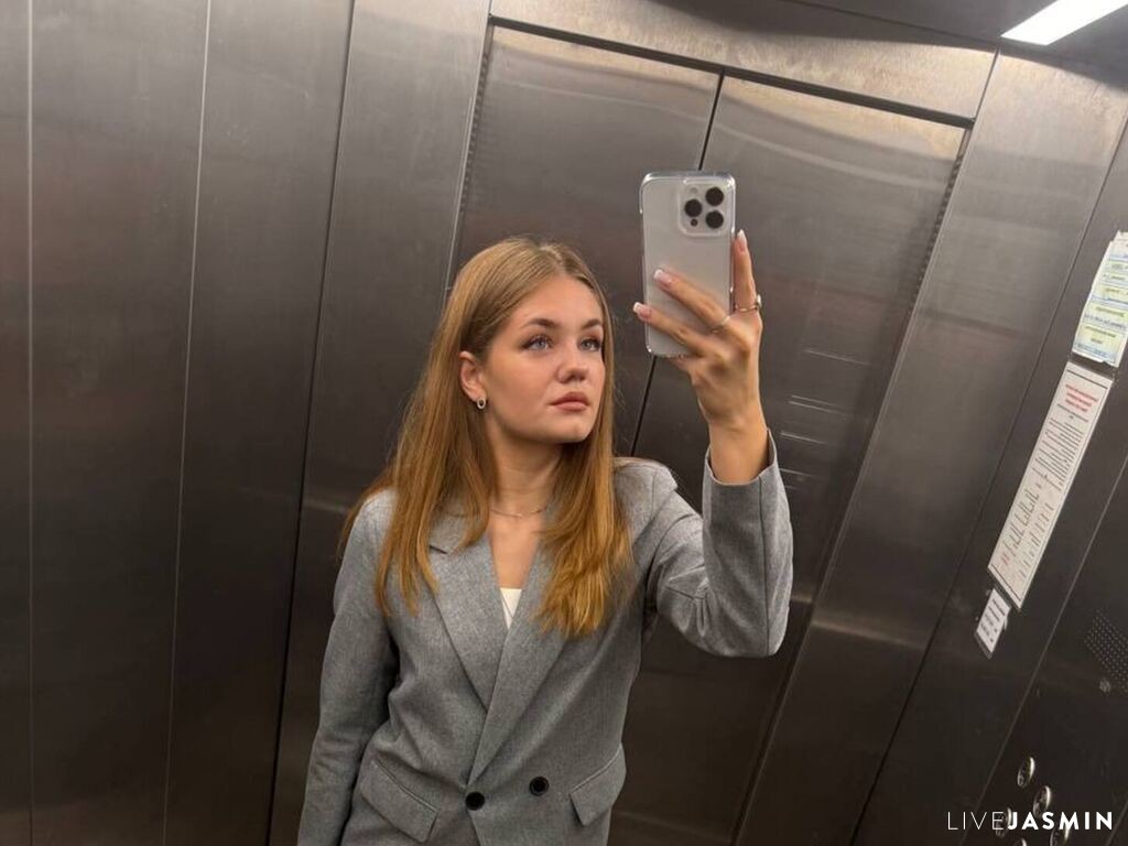 LizzieIacovino LiveJasmin model profile
