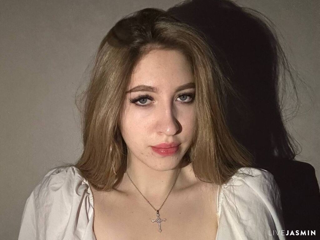 Browse LolyRoss live chat profile