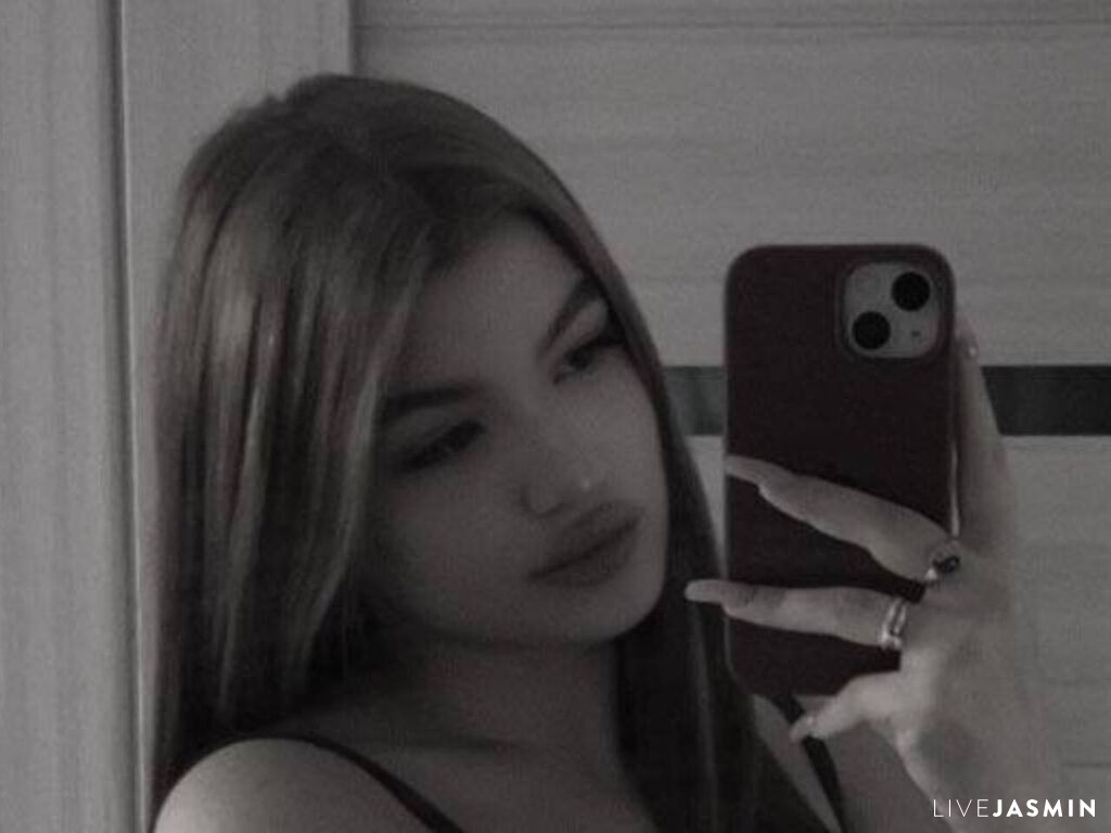 Browse LoraineLutton live chat profile