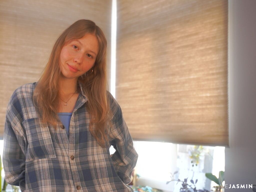 LorenSedano live cam girl profile