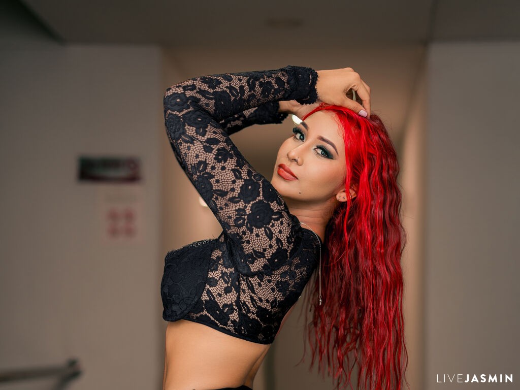 Browse LorenSoler live chat profile