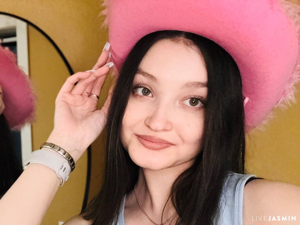 LorenaMalueg live cam girl profile