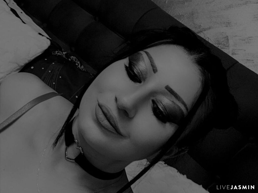 LoretteLory live cam girl profile