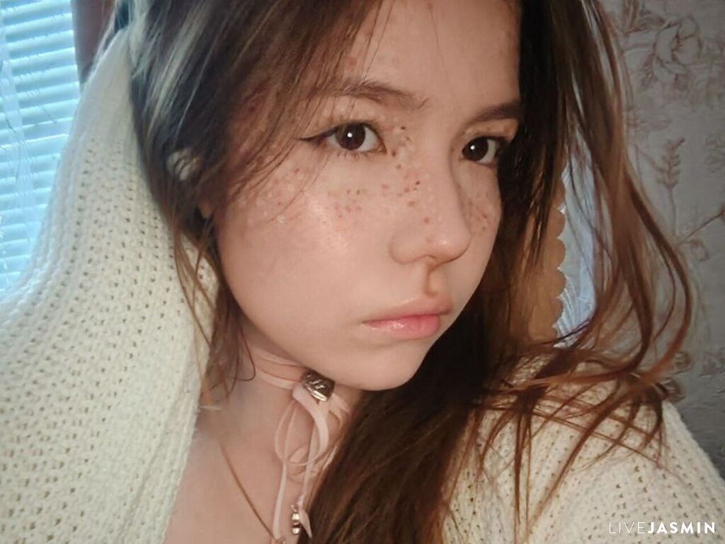 LouannMuench live cam girl profile